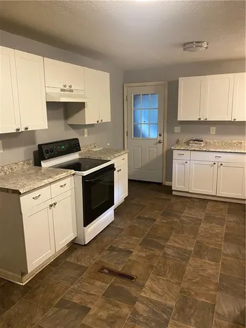 $195,000 | 175 Emerson Avenue, Bonner Springs, KS 66012