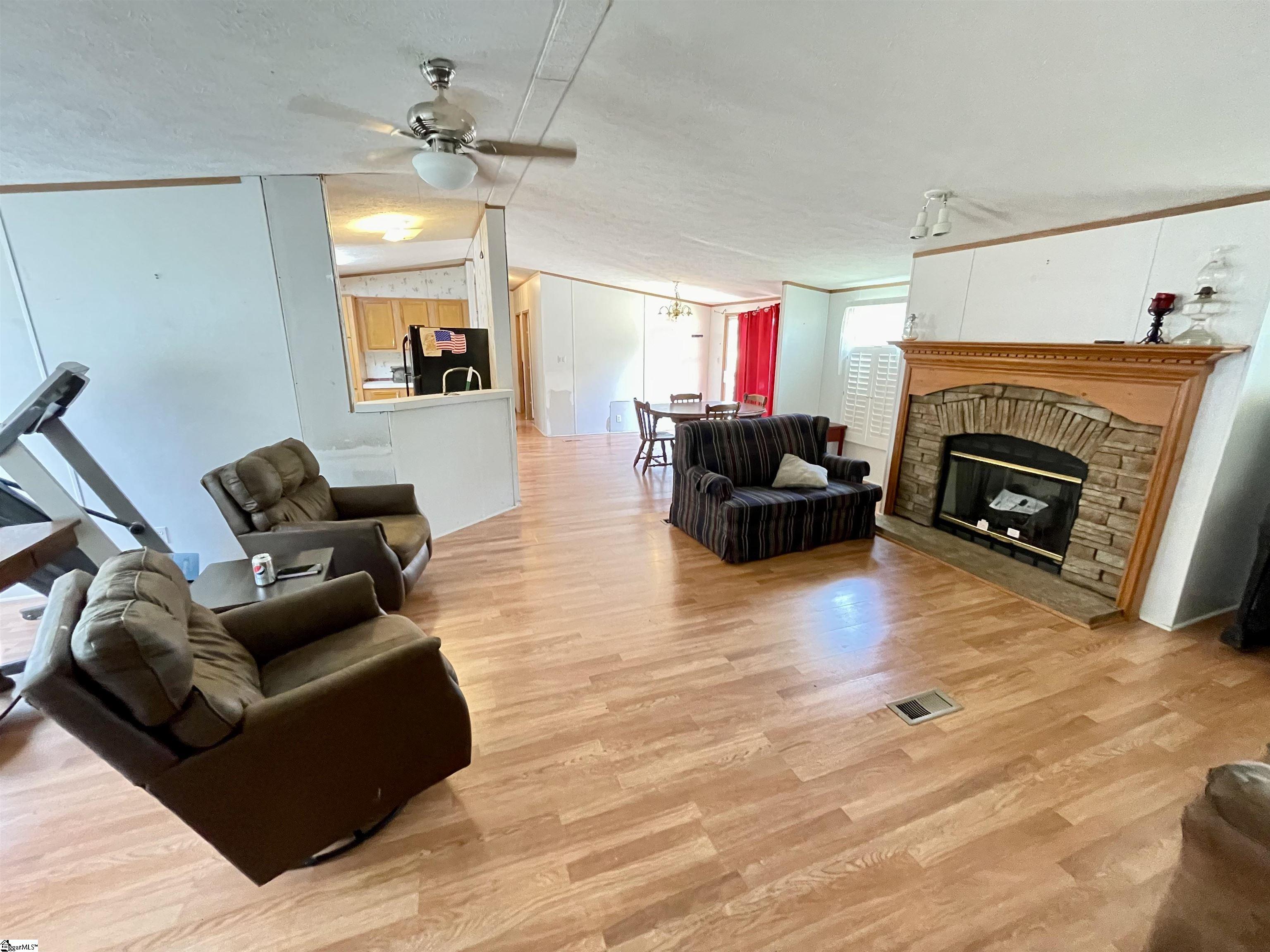 108 Willow St Extension Clinton, SC 29325 - Photo 8 of 20 Gallery Image 8
