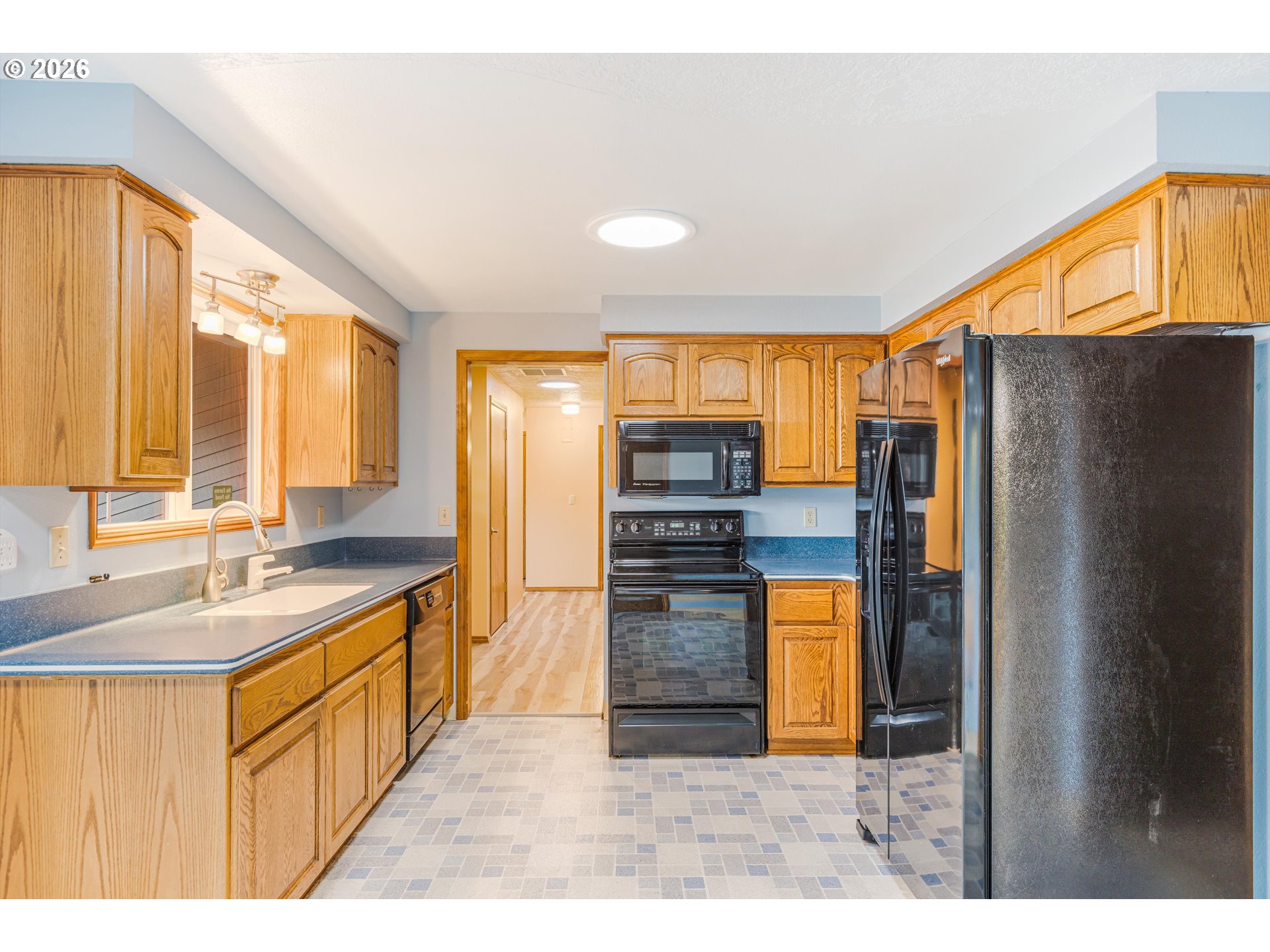 2245 Southeast Wendy Drive Gresham, OR 97080 - Photo 11 of 41