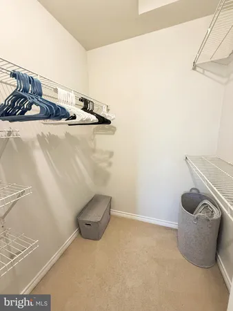 $1,950 | 1532 Lincoln Way, Unit 304, McLean, VA 22102