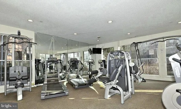 $1,950 | 1532 Lincoln Way, Unit 304, McLean, VA 22102