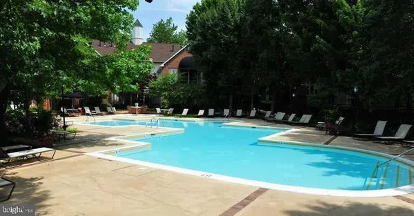 $1,950 | 1532 Lincoln Way, Unit 304, McLean, VA 22102