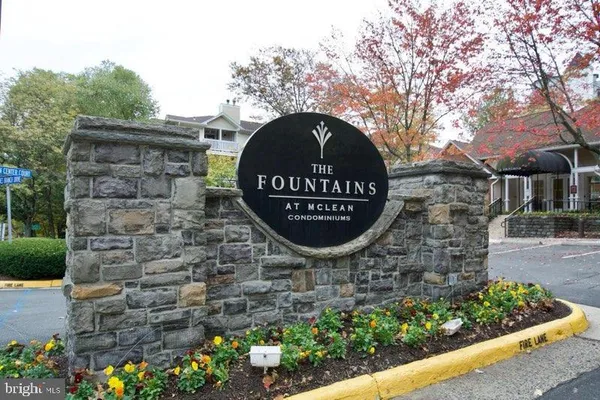 $1,950 | 1532 Lincoln Way, Unit 304, McLean, VA 22102