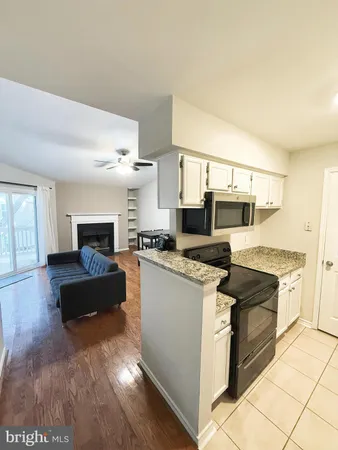 $1,950 | 1532 Lincoln Way, Unit 304, McLean, VA 22102