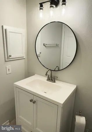 $1,950 | 1532 Lincoln Way, Unit 304, McLean, VA 22102