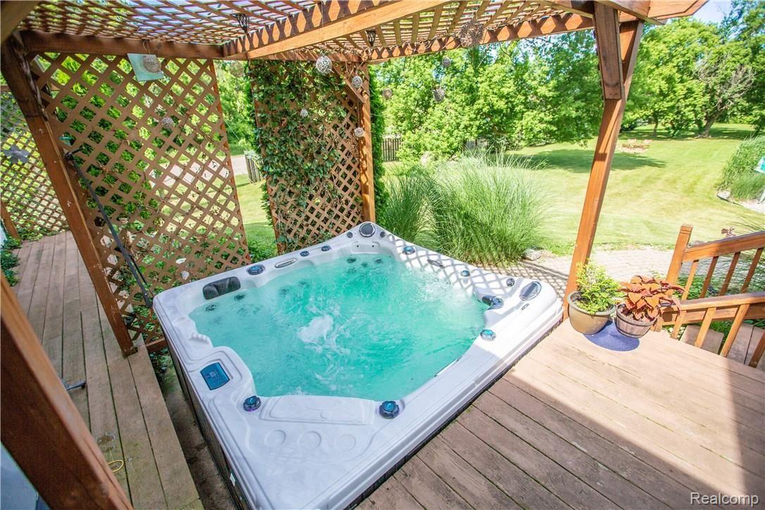 2571 Pinckney Road Howell, MI 48843 - Photo 32 of 35 30XE1A4680-Full (1).jpg
