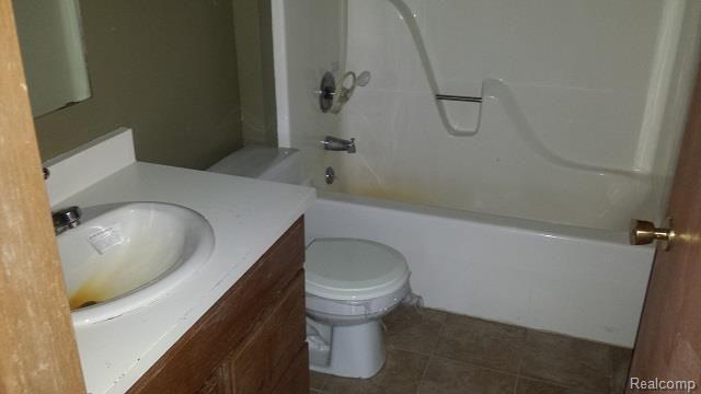 7928 Metcalf Road Avoca, MI 48006 - Photo 11 of 12 Bathroom 2.jpg