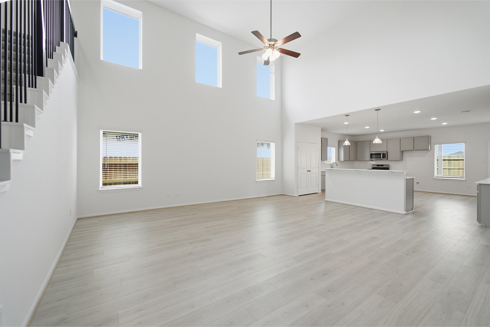 8015 Jasper Mdws Way Angleton, TX 77515 - Photo 6 of 34