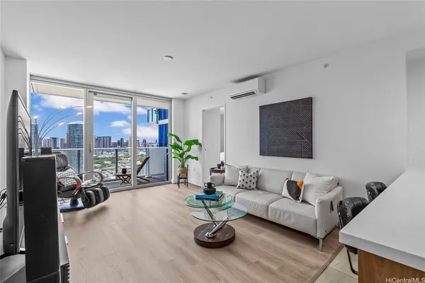 $1,128,000 | 629 Ke’eaumoku Street, Unit 2810, Honolulu, HI 96814