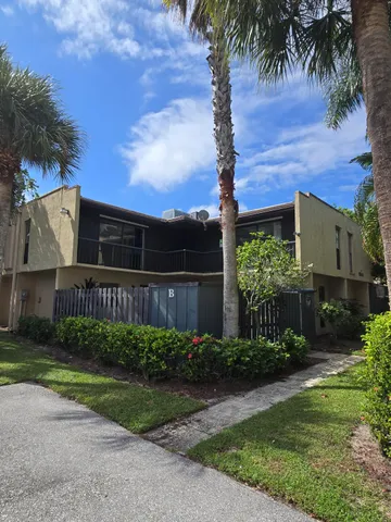 $2,250 | 4844 Alder Drive, Unit B, West Palm Beach, FL 33417