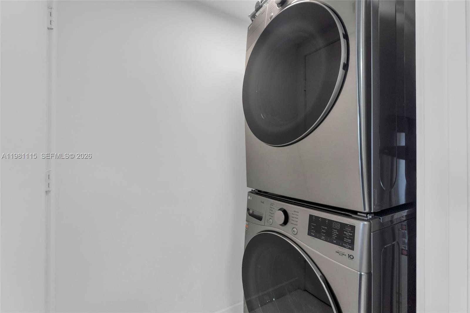 495 Brickell Avenue, Unit 3511 Miami, FL 33131 - Photo 15 of 45