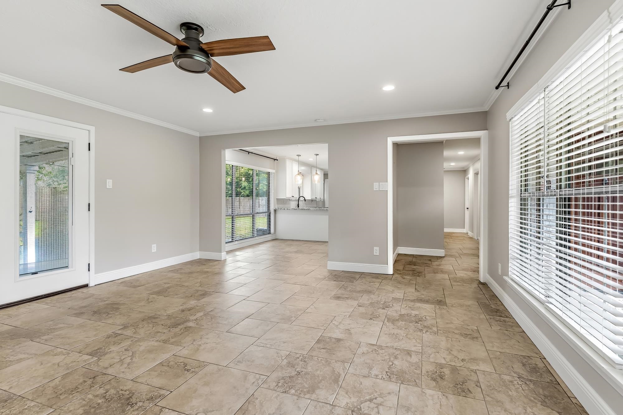 835 Howell Street Beaumont, TX 77706 - Photo 7 of 31