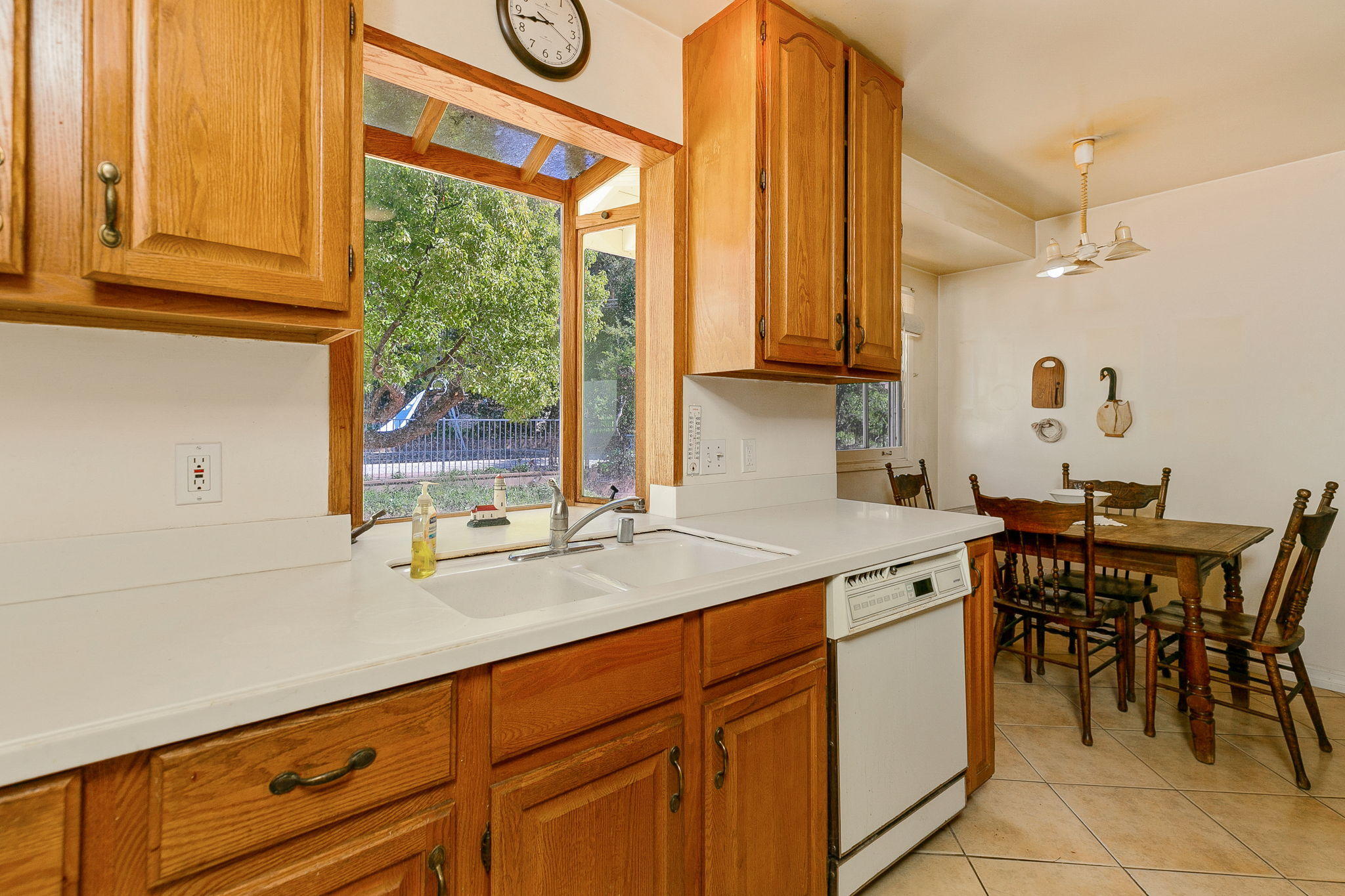 714 El Toro Road Ojai, CA 93023 - Photo 14 of 32 17-web-or-mls-UpmarketMedia_714ElToro-17