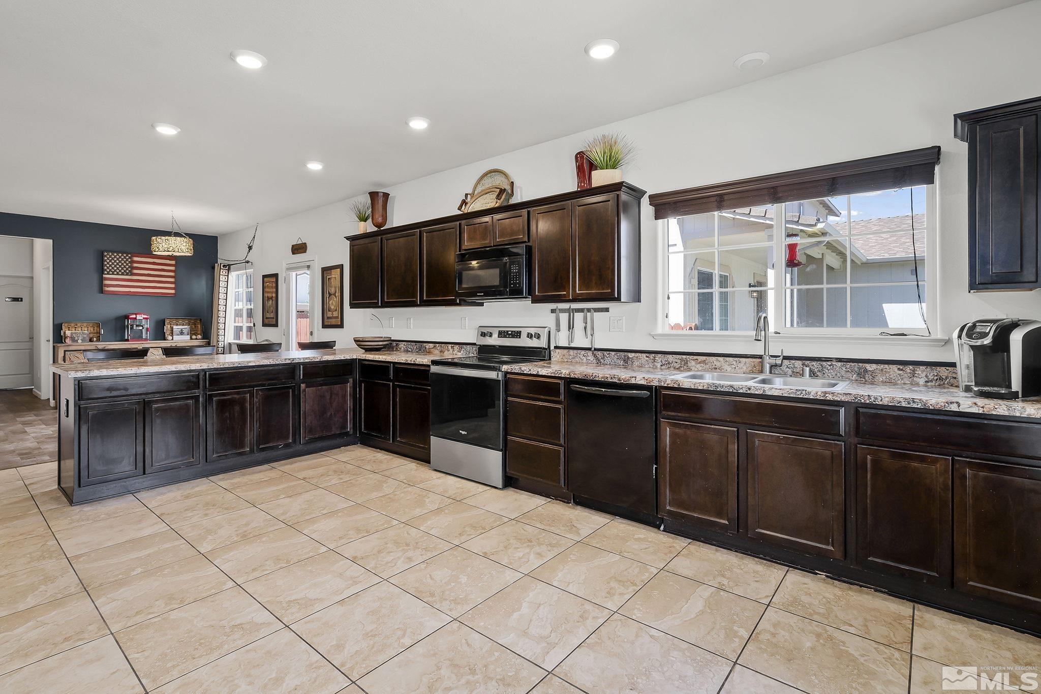 18369 Narrowleaf Court Reno, NV 89508 - Photo 9 of 34 Photo 9