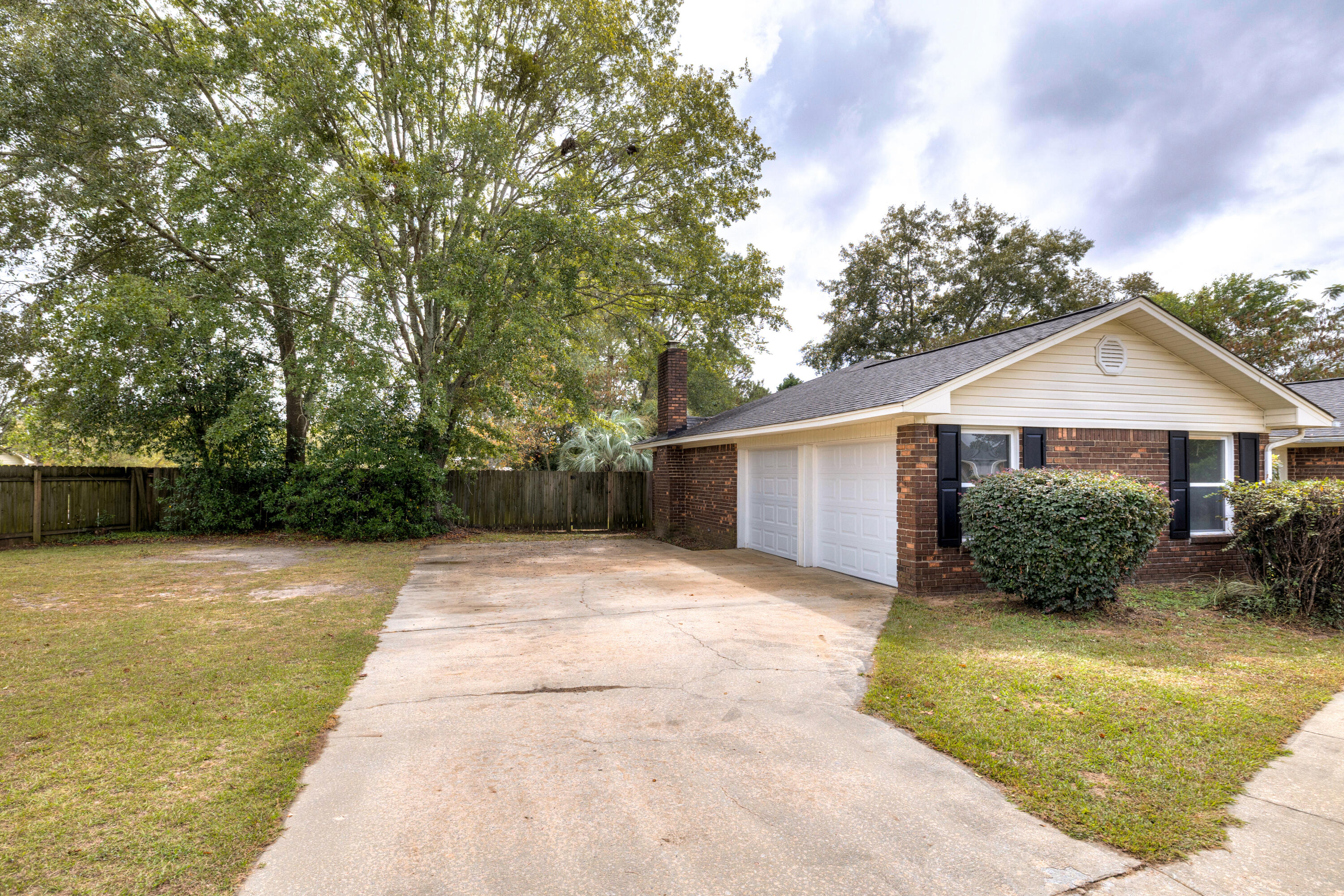 2202 Gingko Drive Sumter, SC 29150 - Photo 4 of 43