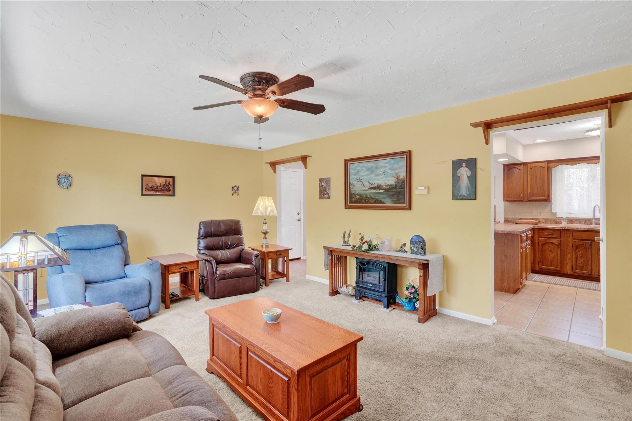 6 Washington Road New Freedom, PA 17349 - Photo 4 of 27 Main Living Room