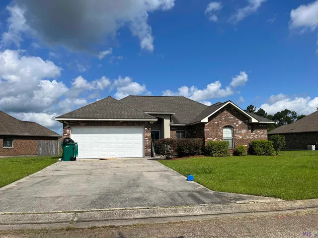 $1,795 | Undisclosed Address, Denham Springs, LA 70706