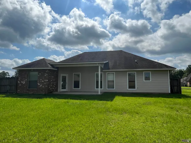 $1,795 | Undisclosed Address, Denham Springs, LA 70706