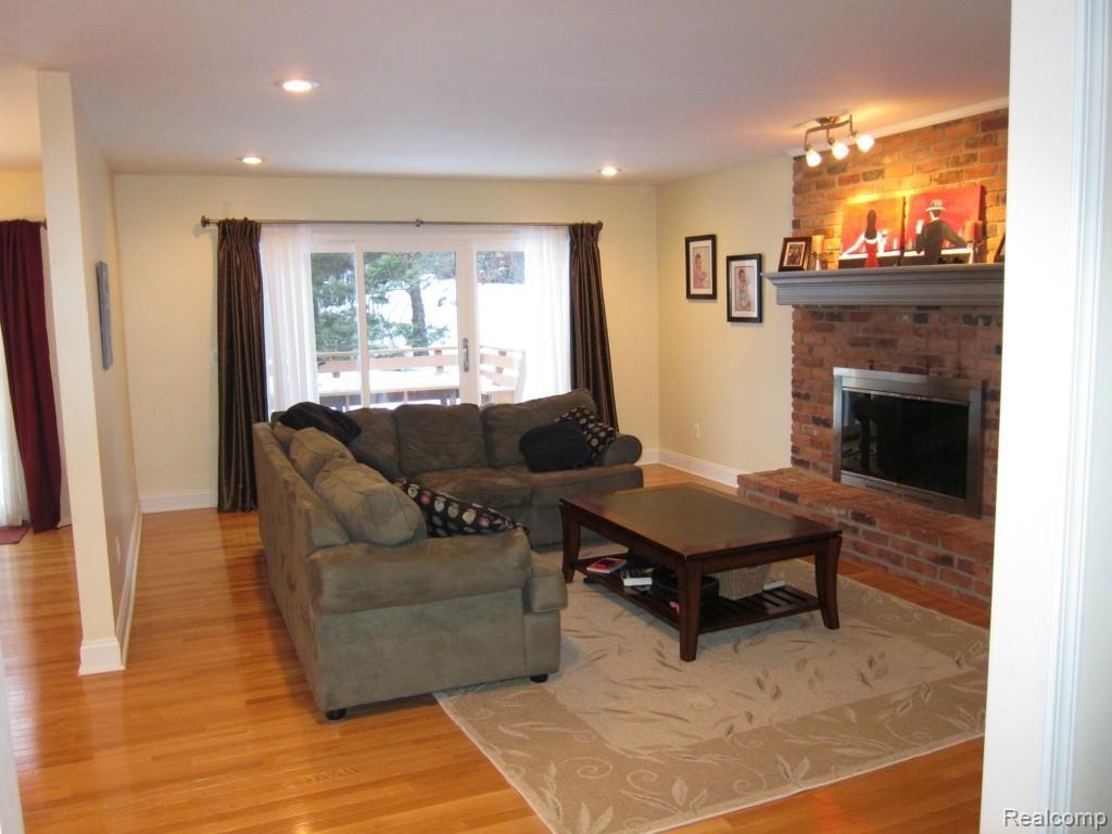 25260 Rutledge Crossing Farmington, MI 48335 - Photo 9 of 37 IMG_6065.jpg