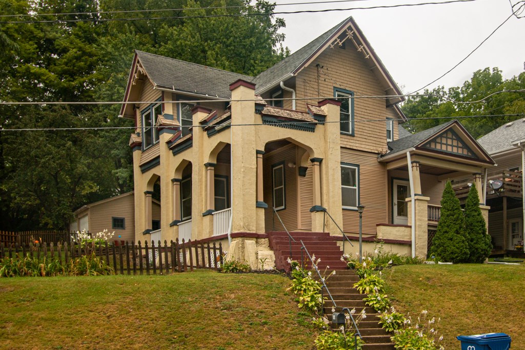 1424 Jersey Ridge Road Davenport, IA 52803 - Photo 1 of 24 Gallery Image 1