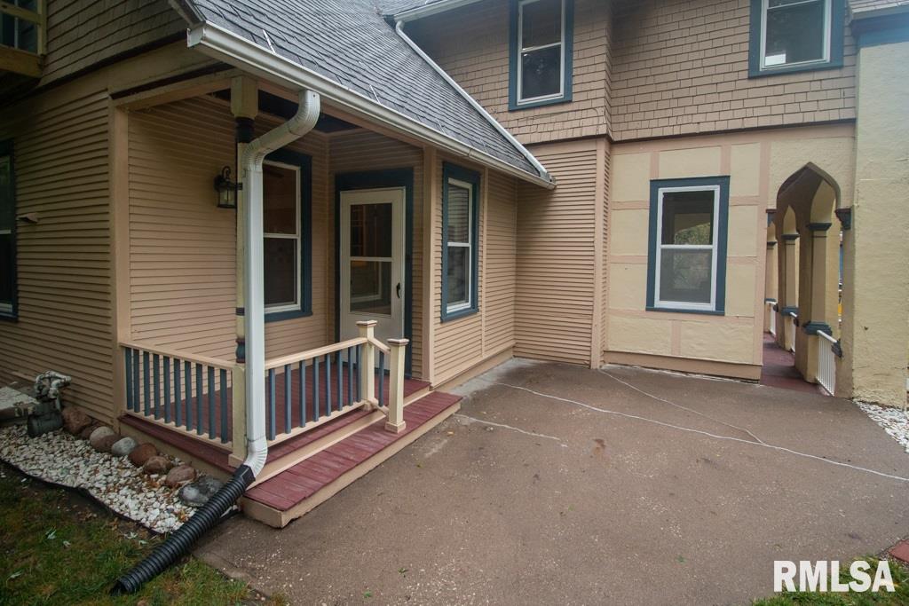 1424 Jersey Ridge Road Davenport, IA 52803 - Photo 3 of 24 Gallery Image 3