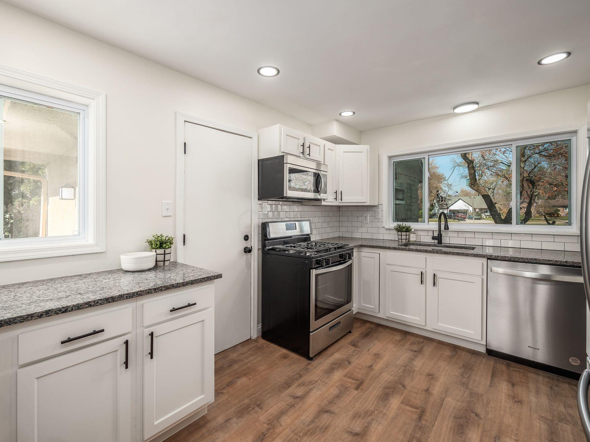 2657 Tudor Road Columbus, OH 43209 - Photo 13 of 41 015_35771bbe_A 2657 Tudor 038