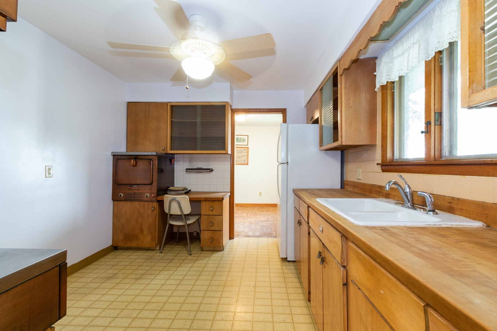 3604 177th Place Lansing, IL 60438 - Photo 3 of 13 a bathroom with a sink and a mirror