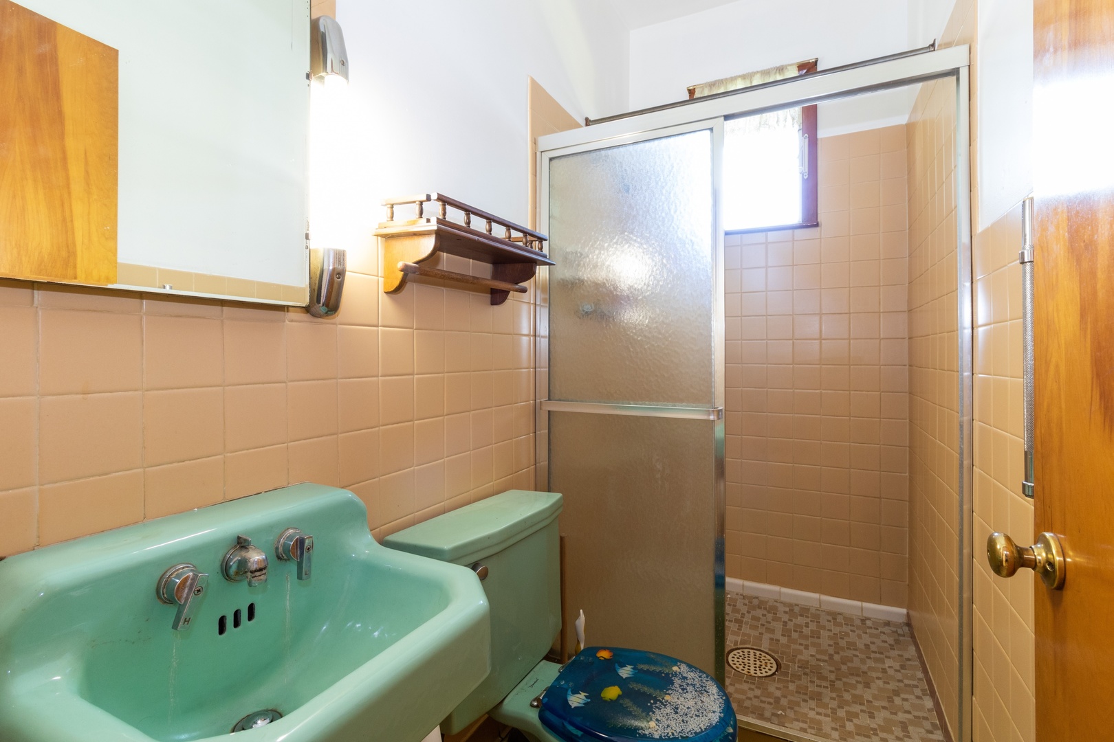 3604 177th Place Lansing, IL 60438 - Photo 10 of 13 a bathroom with a tub and a shower