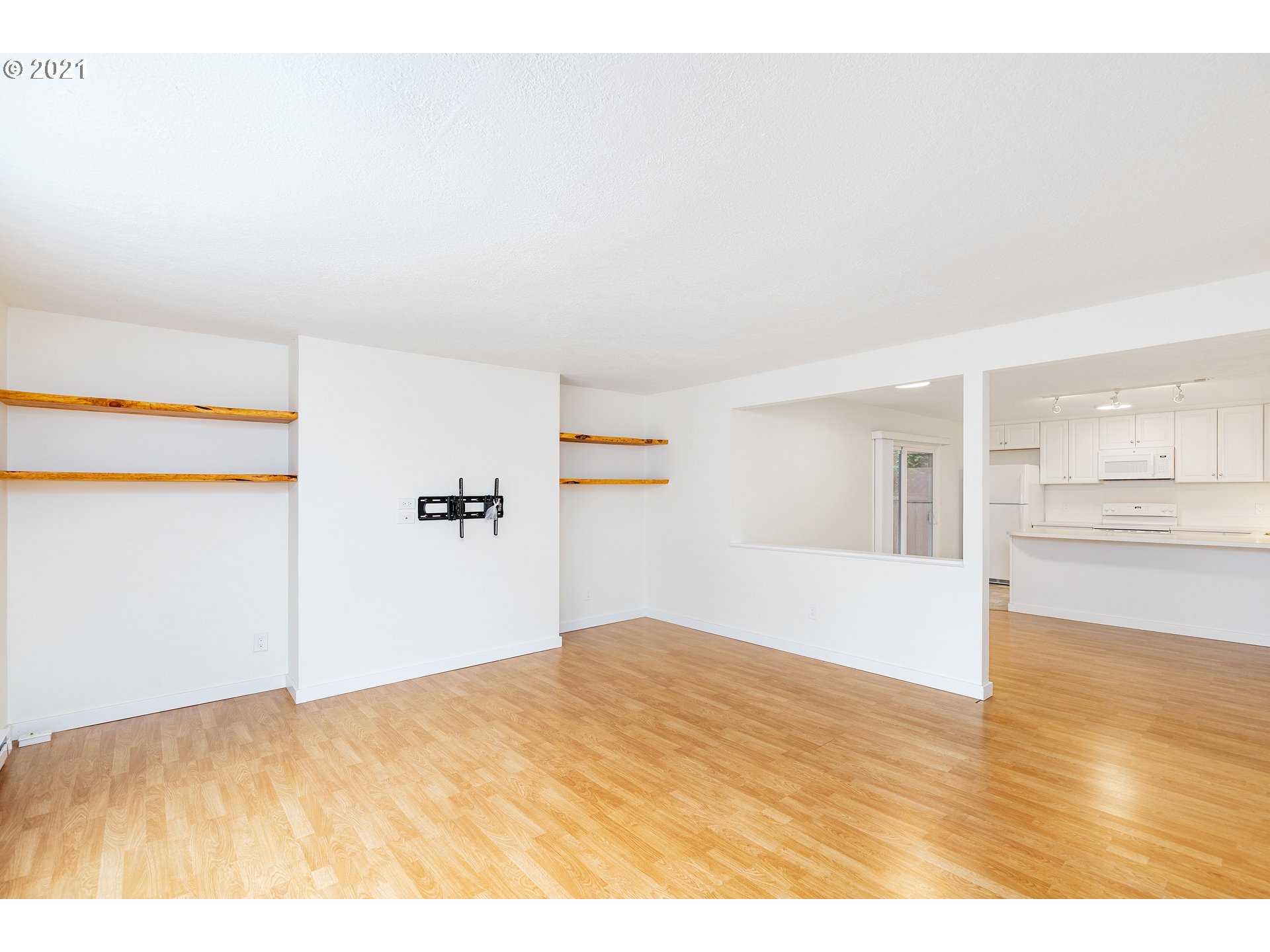 3006 Southwest Spring Garden Street Portland, OR 97219 - Photo 14 of 22 Gallery Image 14