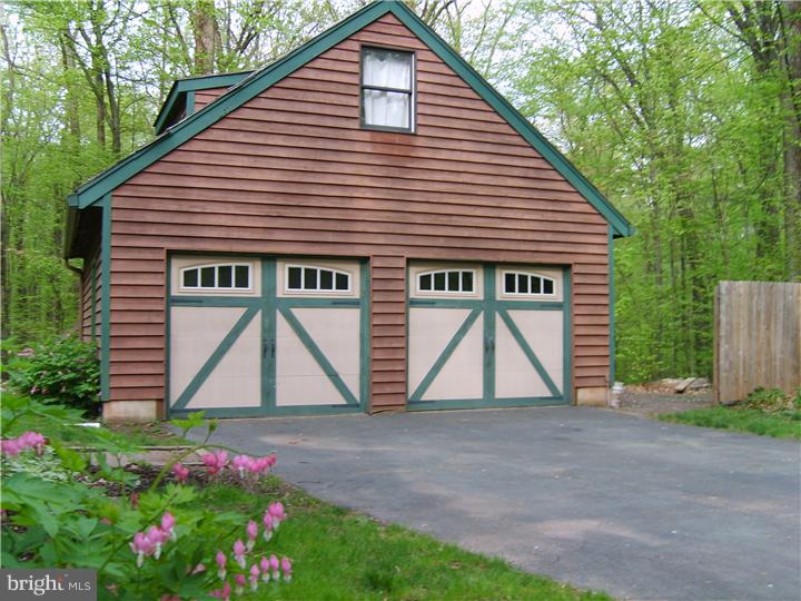 8093 Covered Bridge Road Quakertown, PA 18951 - Photo 18 of 19 Garage