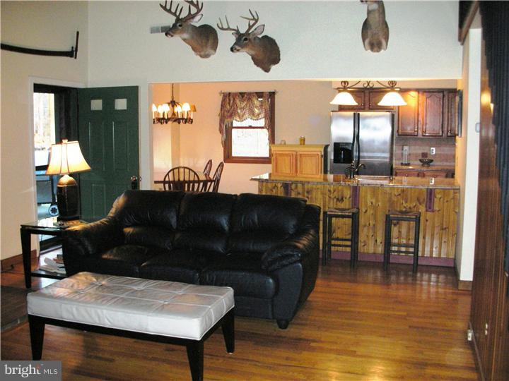 8093 Covered Bridge Road Quakertown, PA 18951 - Photo 3 of 19 Living Room