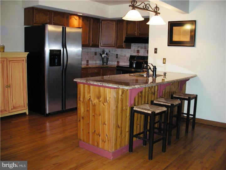 8093 Covered Bridge Road Quakertown, PA 18951 - Photo 4 of 19 Kitchen