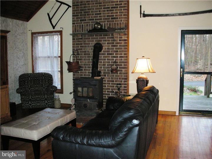 8093 Covered Bridge Road Quakertown, PA 18951 - Photo 7 of 19 Living Room