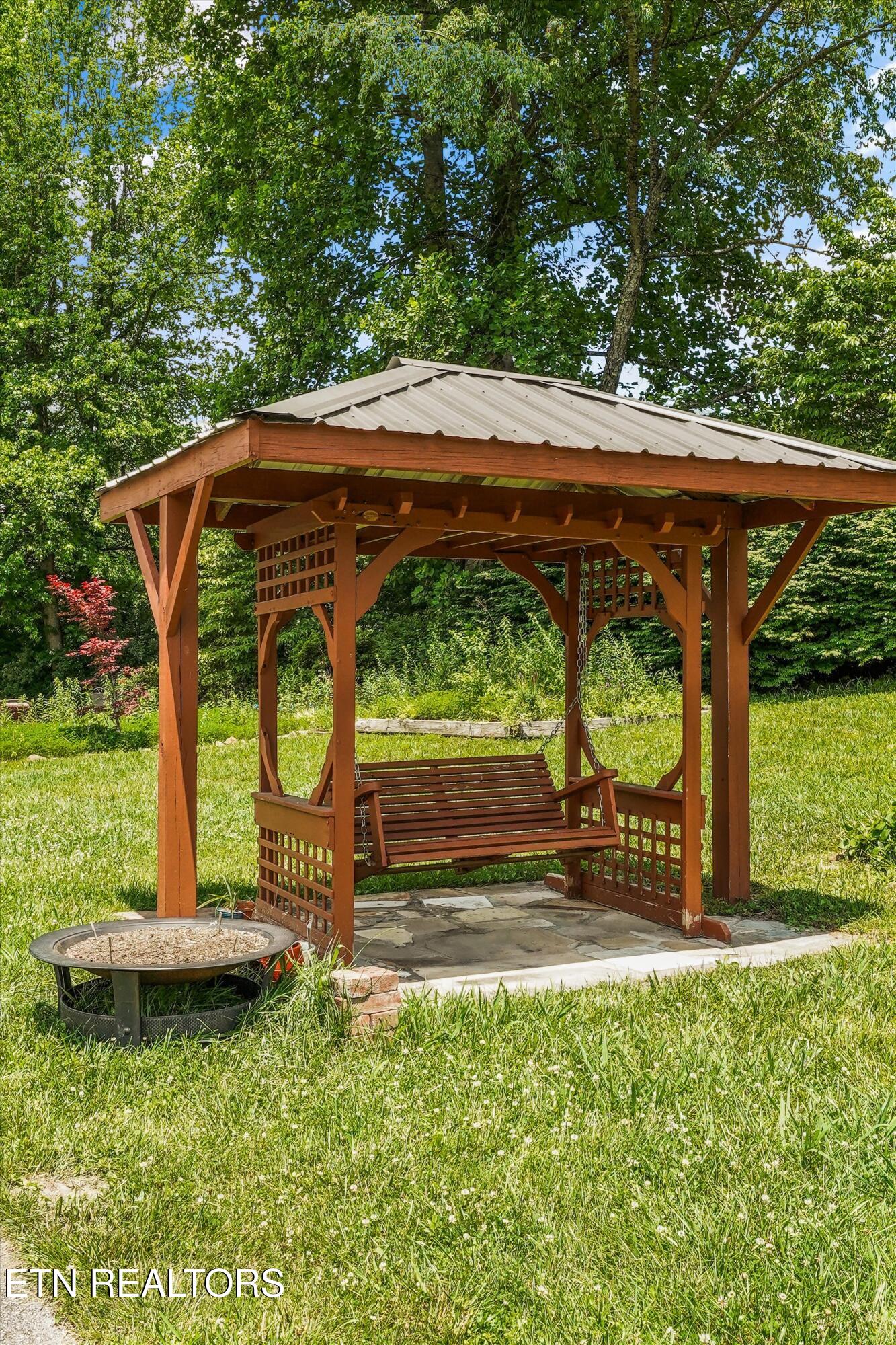 127 Mountain Road Oliver Springs, TN 37840 - Photo 26 of 36 Gazebo