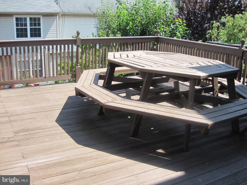 5 Powder View Court Baltimore, MD 21236 - Photo 15 of 17 Large deck