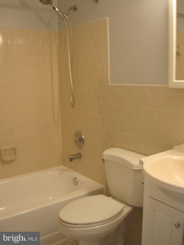 5 Powder View Court Baltimore, MD 21236 - Photo 9 of 17 Bath (Master)