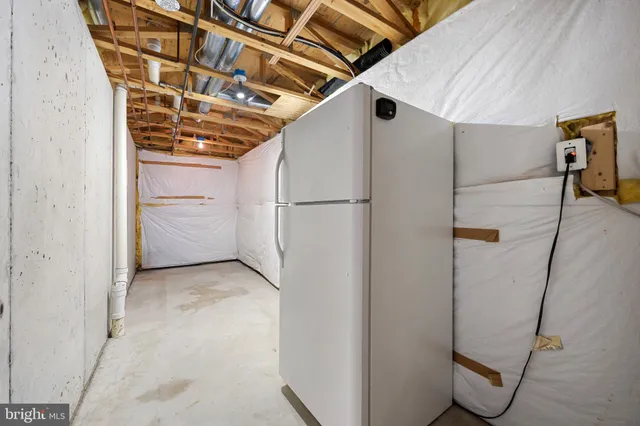 an empty room with closet