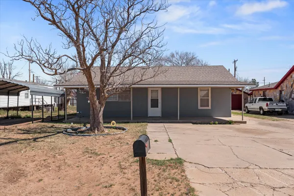$105,000 | 805 Ave C, Levelland, TX 79336