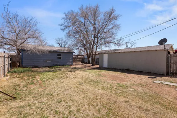$105,000 | 805 Ave C, Levelland, TX 79336