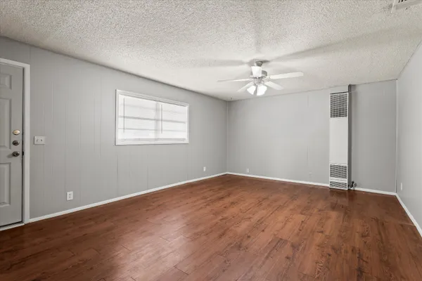 $105,000 | 805 Ave C, Levelland, TX 79336