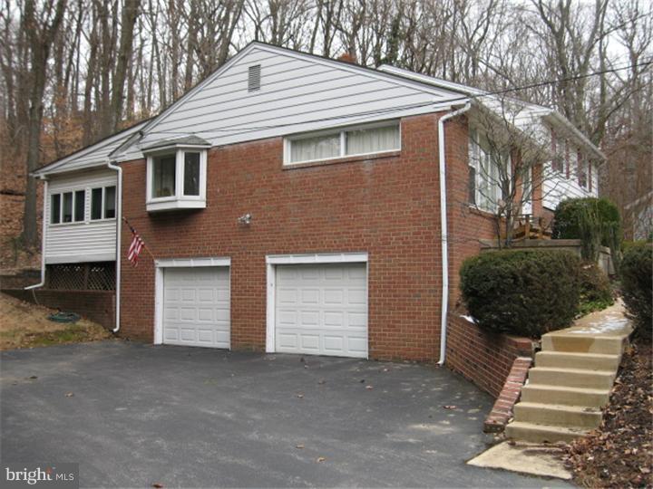 630 Brookwood Road Wayne, PA 19087 - Photo 3 of 20 Exterior Side