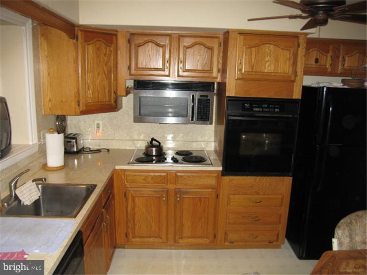 630 Brookwood Road Wayne, PA 19087 - Photo 9 of 20 Kitchen