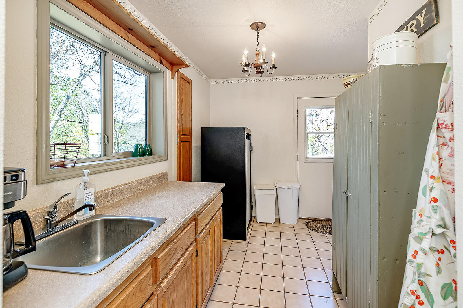475 South Obenchain Road Eagle Point, OR 97524 - Photo 42 of 54 43-Mud Rm