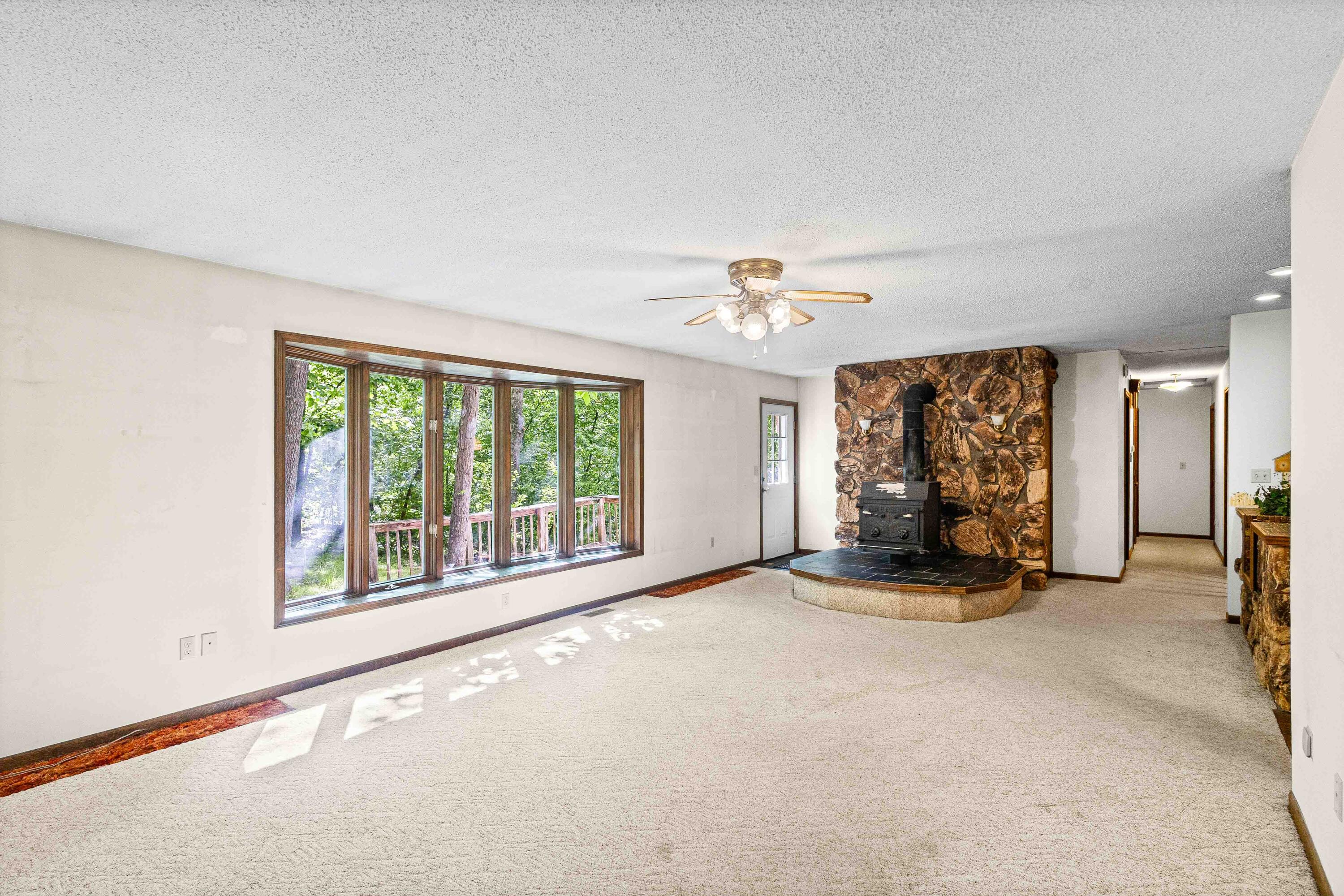 6220 South Schuster Road Columbia, MO 65203 - Photo 9 of 39 Living Room