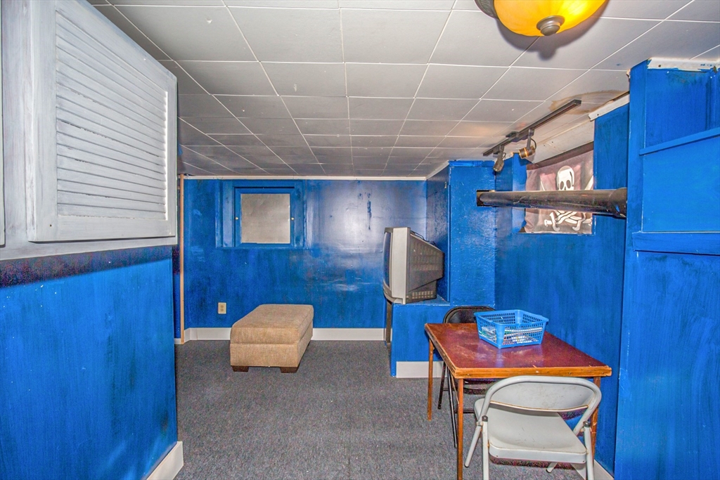 138 Wilber Street Springfield, MA 01104 - Photo 26 of 28