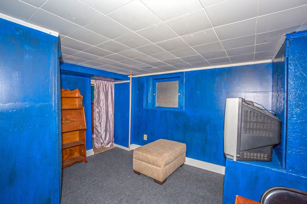 138 Wilber Street Springfield, MA 01104 - Photo 27 of 28