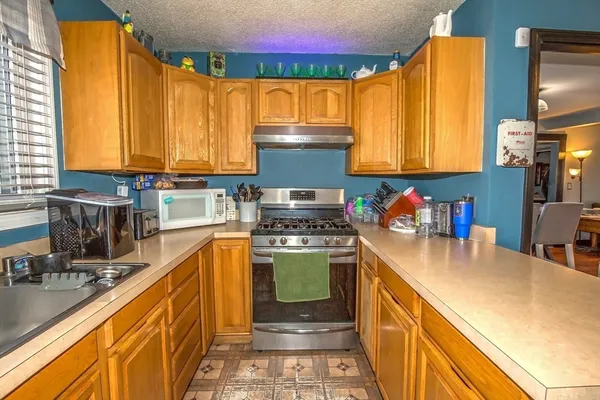 $295,900 | 138 Wilber Street, Springfield, MA 01104