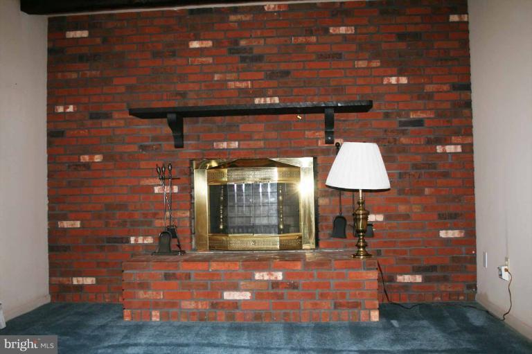 1438 Washington Road Westminster, MD 21157 - Photo 13 of 30 Living Room