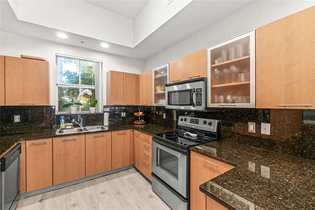 2381 Vintage Drive Lighthouse Point, FL 33064 - Photo 13 of 29