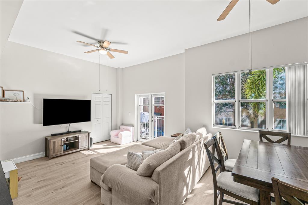 2381 Vintage Drive Lighthouse Point, FL 33064 - Photo 10 of 29